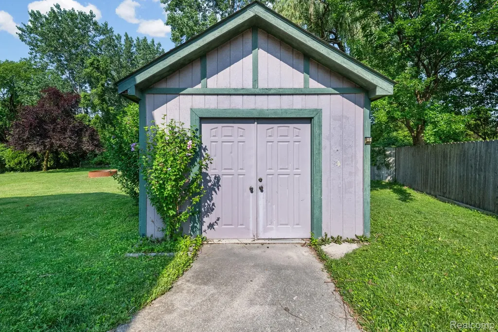 50583 Pembroke Drive Chesterfield Township MI 48047