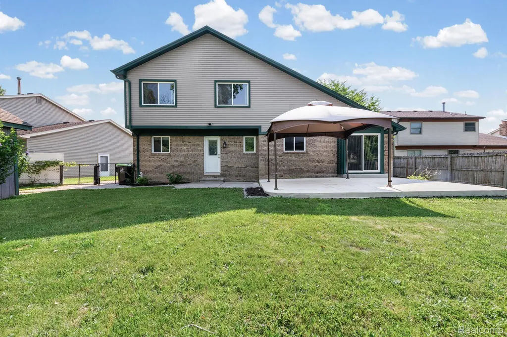 50583 Pembroke Drive Chesterfield Township MI 48047