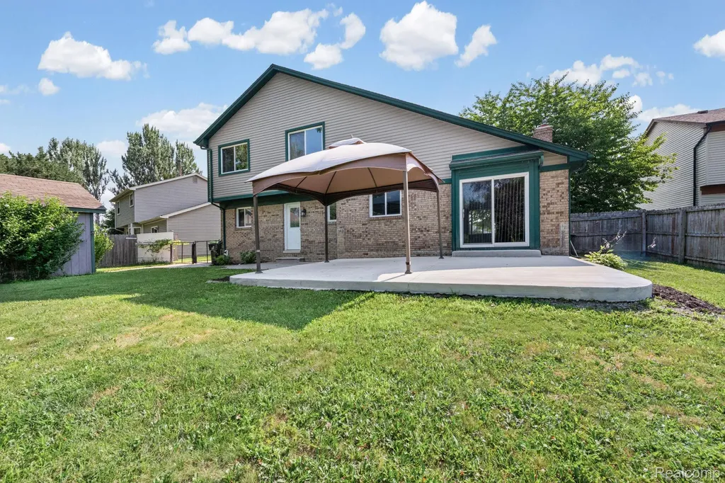 50583 Pembroke Drive Chesterfield Township MI 48047