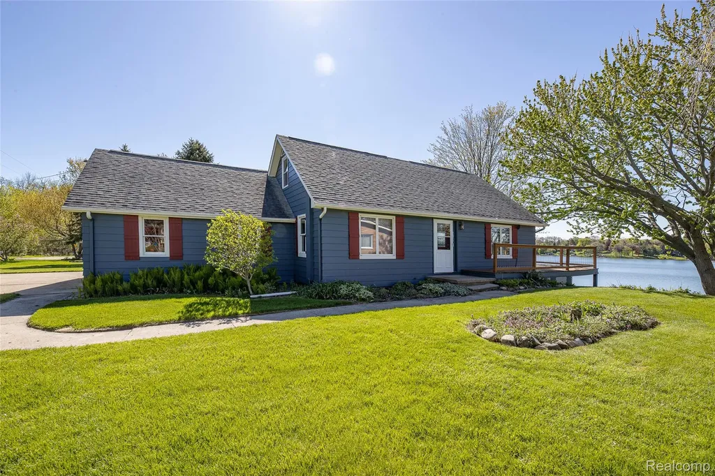 2855 Farmers Creek Road Metamora Village MI 48455