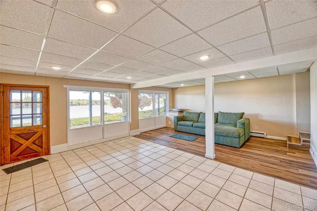 2855 Farmers Creek Road Metamora Village MI 48455