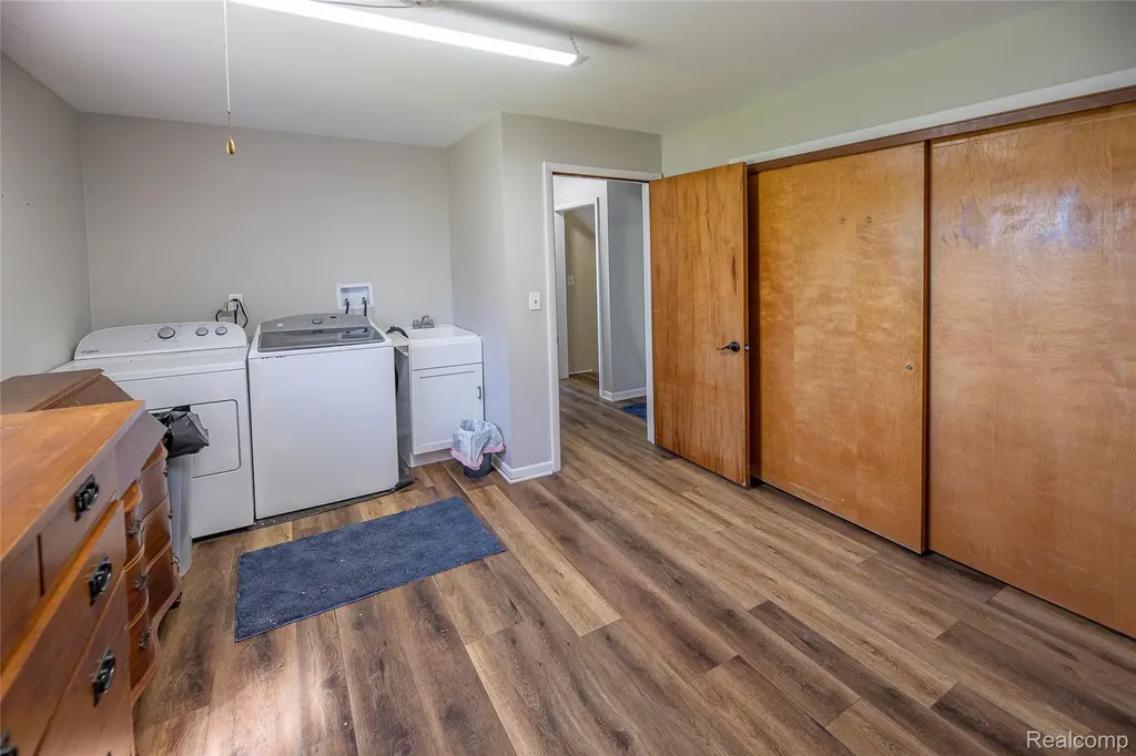 2855 Farmers Creek Road Metamora Village MI 48455