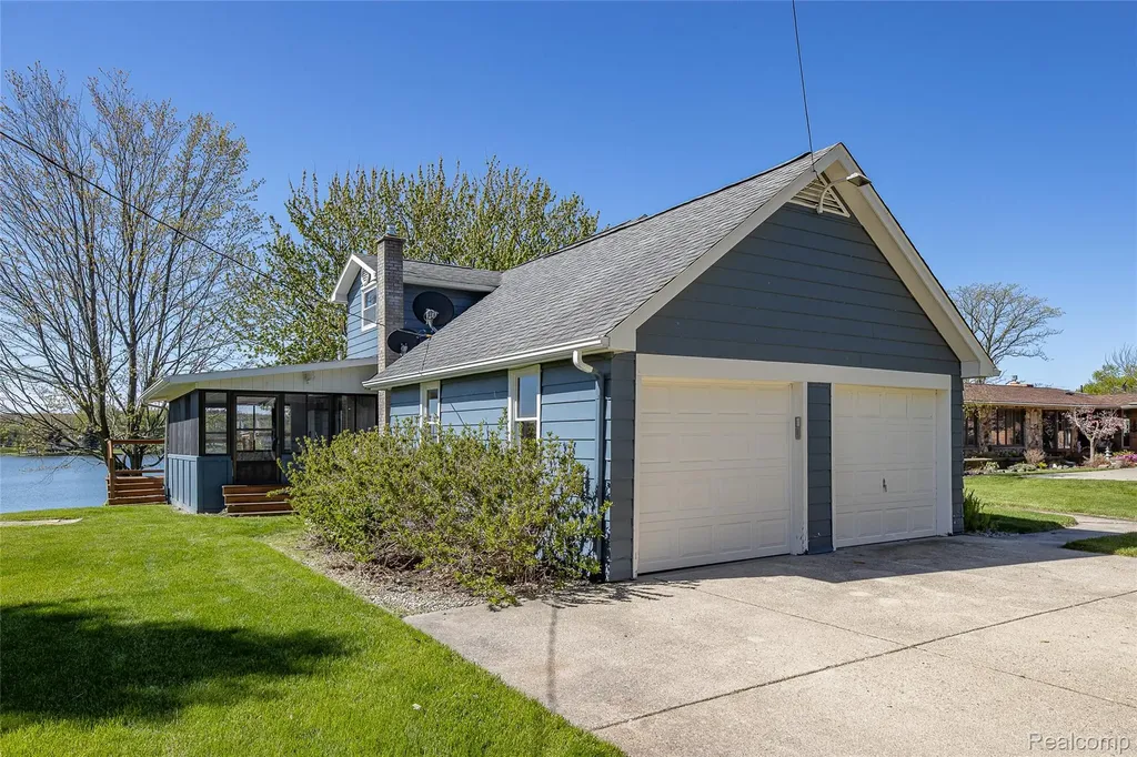 2855 Farmers Creek Road Metamora Village MI 48455