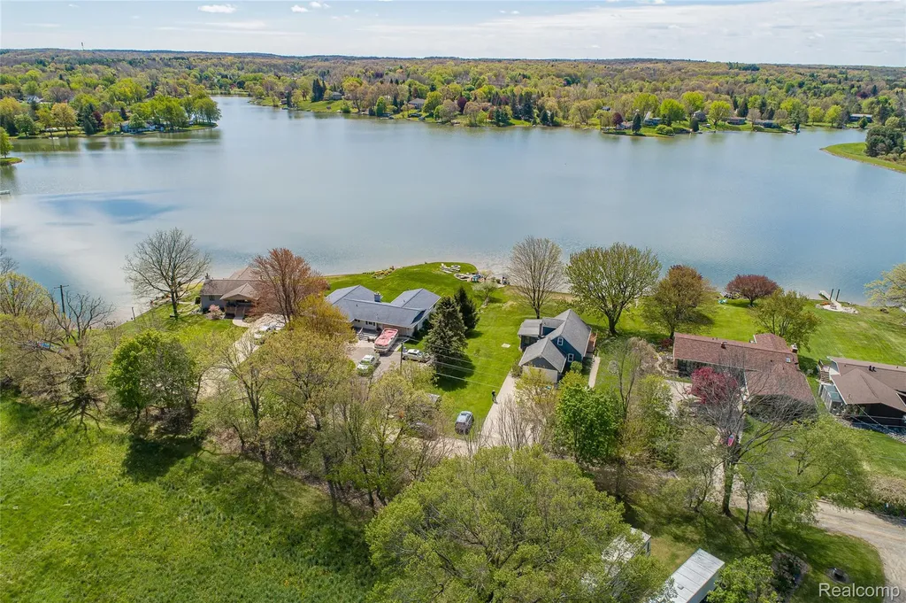 2855 Farmers Creek Road Metamora Village MI 48455
