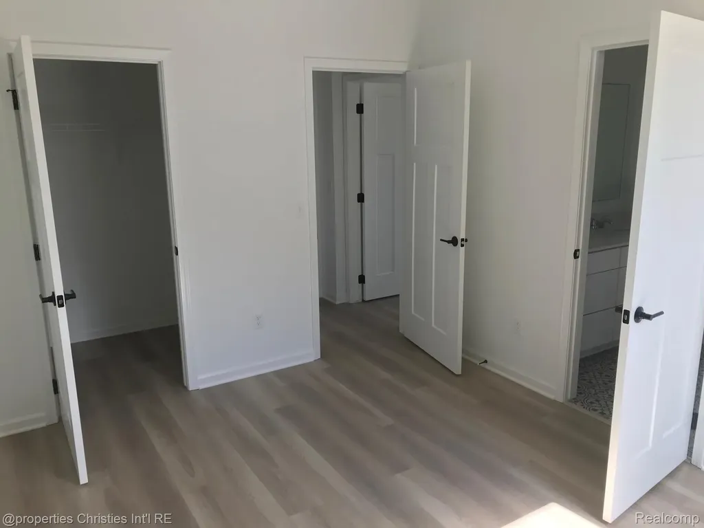 22150 Donnas Drive Lyon Charter Township MI 48178