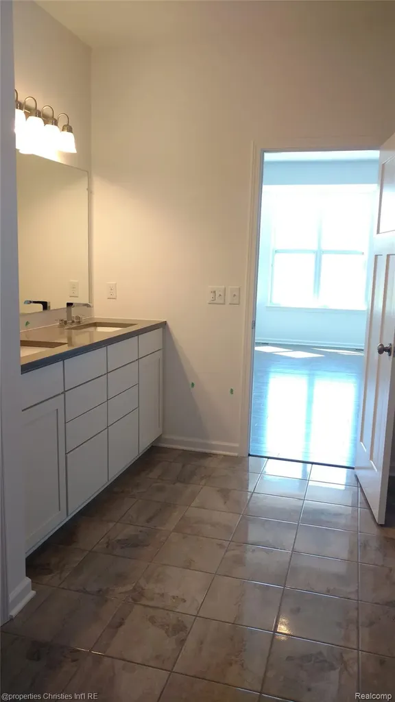 22150 Donnas Drive Lyon Charter Township MI 48178