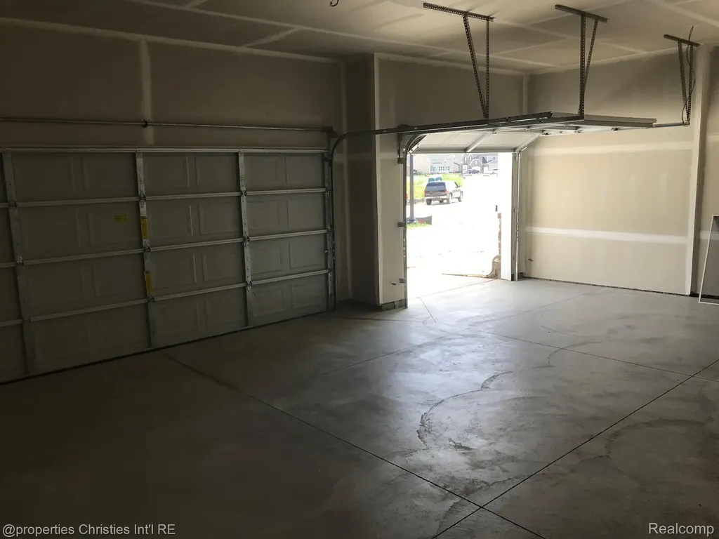 22150 Donnas Drive Lyon Charter Township MI 48178