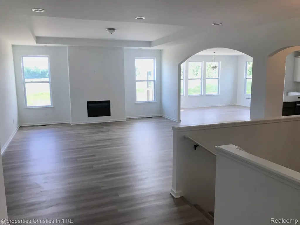 22150 Donnas Drive Lyon Charter Township MI 48178