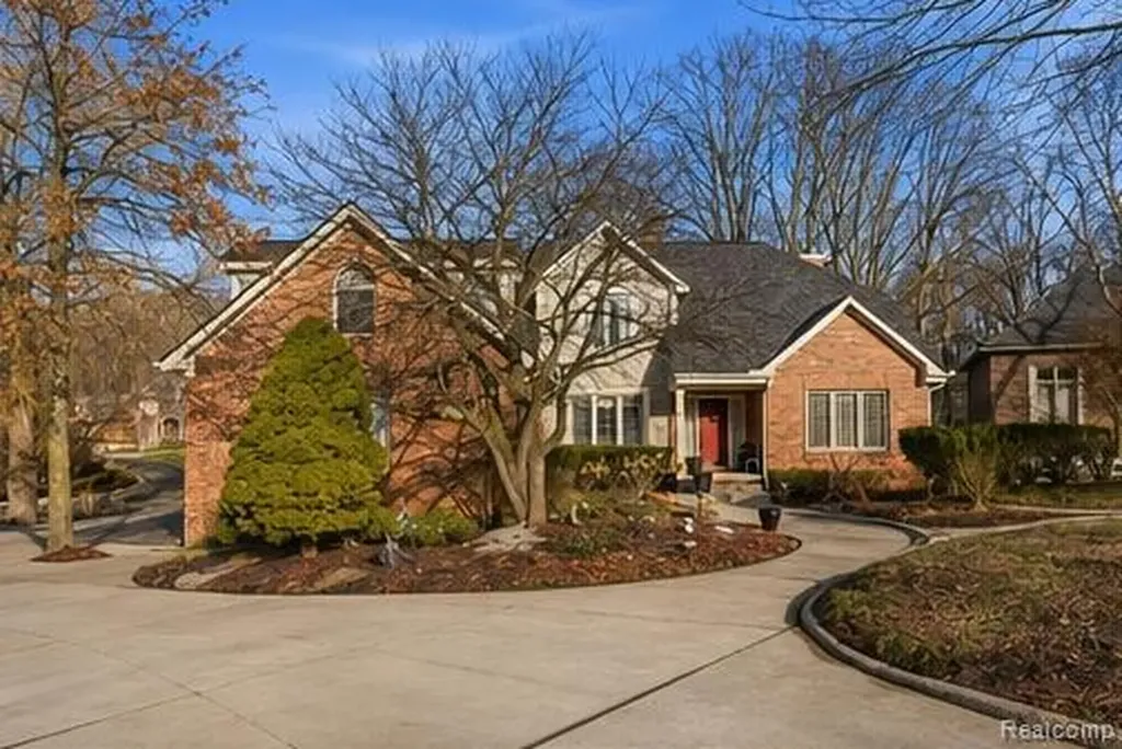 28690 Wintergreen Court Farmington Hills City MI 48331