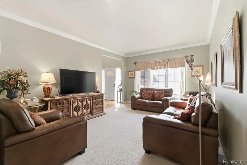 28690 Wintergreen Court Farmington Hills City MI 48331