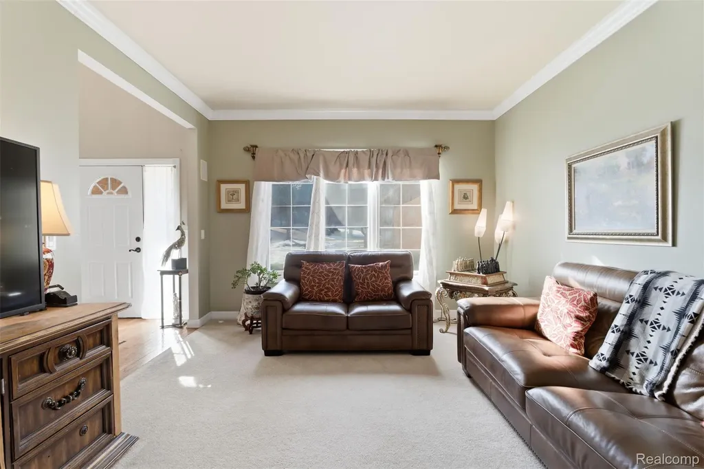 28690 Wintergreen Court Farmington Hills City MI 48331