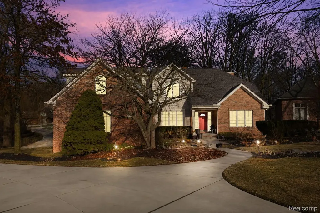 28690 Wintergreen Court Farmington Hills City MI 48331