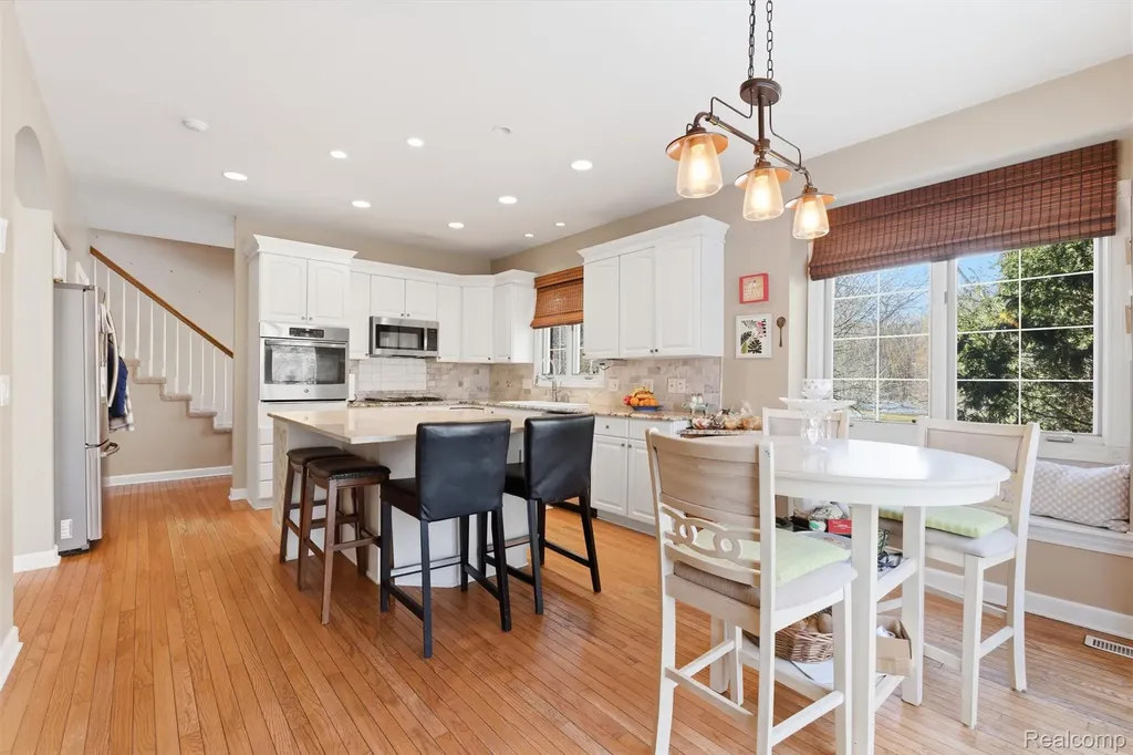 28690 Wintergreen Court Farmington Hills City MI 48331