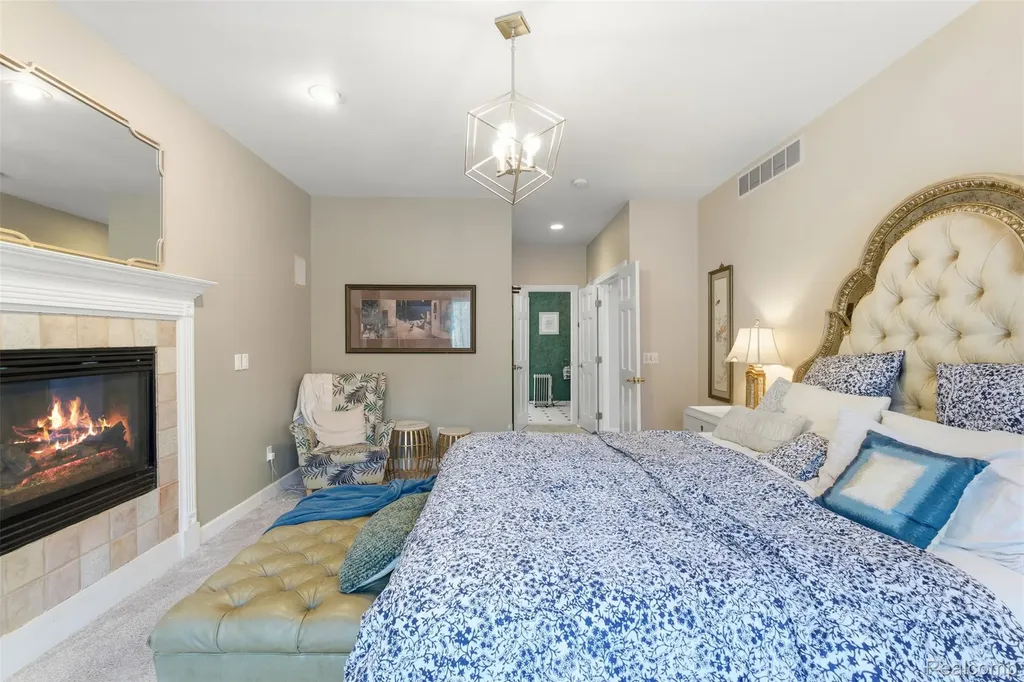 28690 Wintergreen Court Farmington Hills City MI 48331