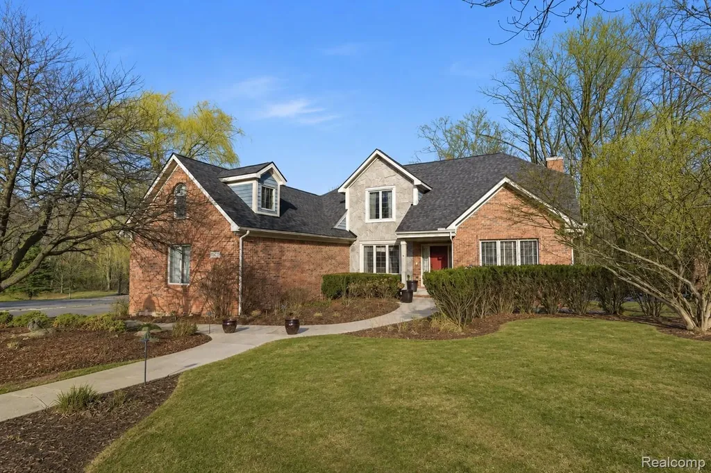 28690 Wintergreen Court Farmington Hills City MI 48331