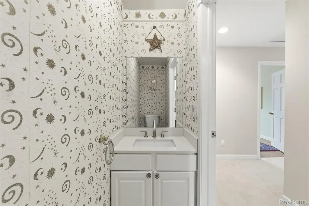 28690 Wintergreen Court Farmington Hills City MI 48331