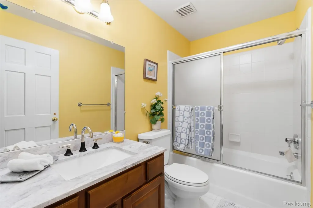 28690 Wintergreen Court Farmington Hills City MI 48331