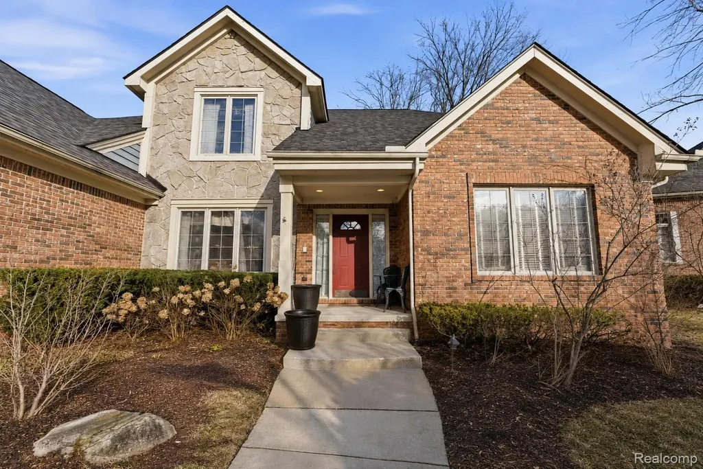 28690 Wintergreen Court Farmington Hills City MI 48331