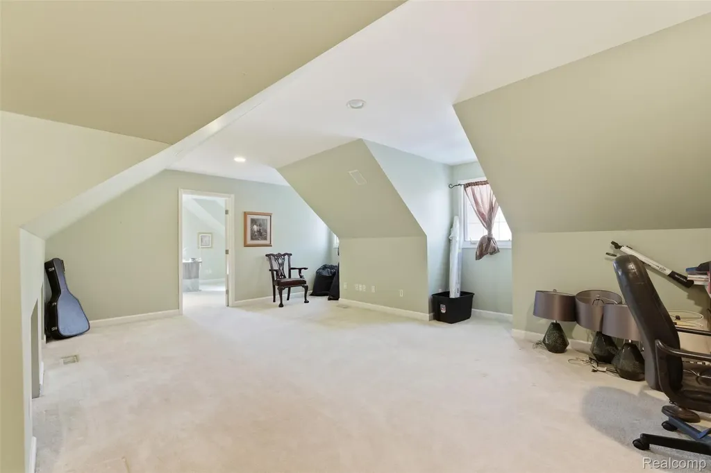 28690 Wintergreen Court Farmington Hills City MI 48331