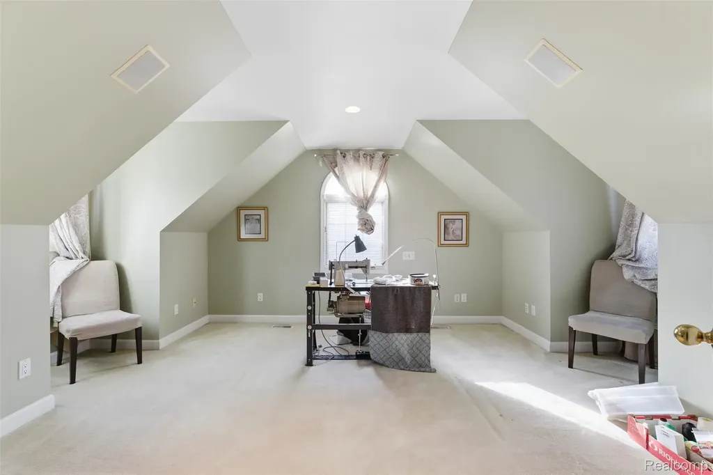 28690 Wintergreen Court Farmington Hills City MI 48331