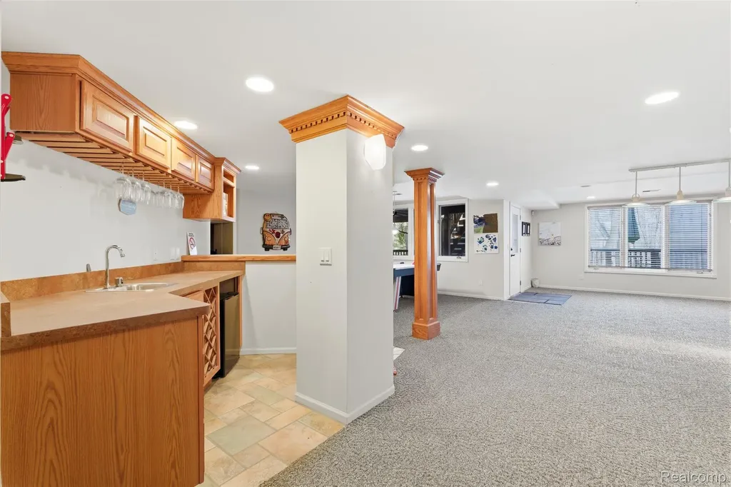 28690 Wintergreen Court Farmington Hills City MI 48331