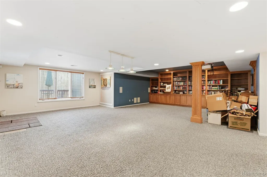 28690 Wintergreen Court Farmington Hills City MI 48331