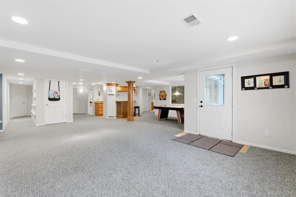 28690 Wintergreen Court Farmington Hills City MI 48331