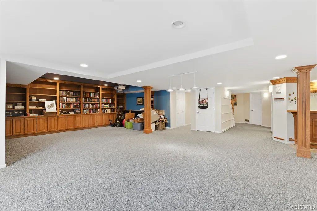 28690 Wintergreen Court Farmington Hills City MI 48331