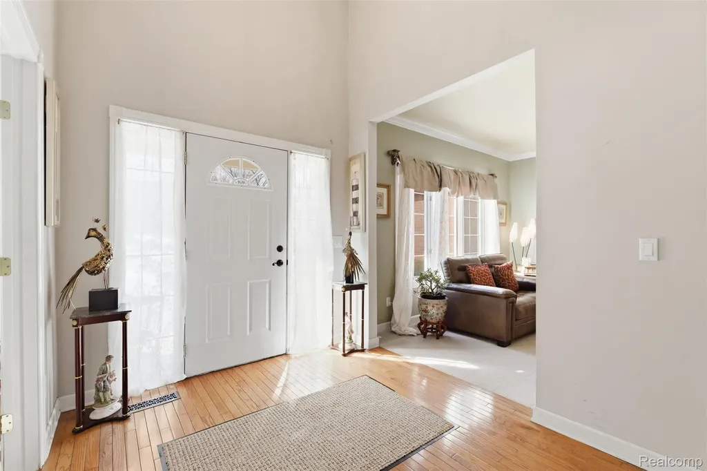 28690 Wintergreen Court Farmington Hills City MI 48331