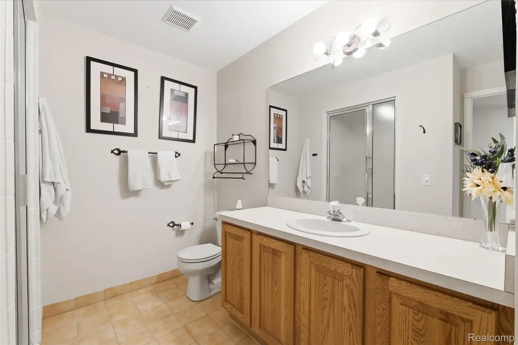 28690 Wintergreen Court Farmington Hills City MI 48331