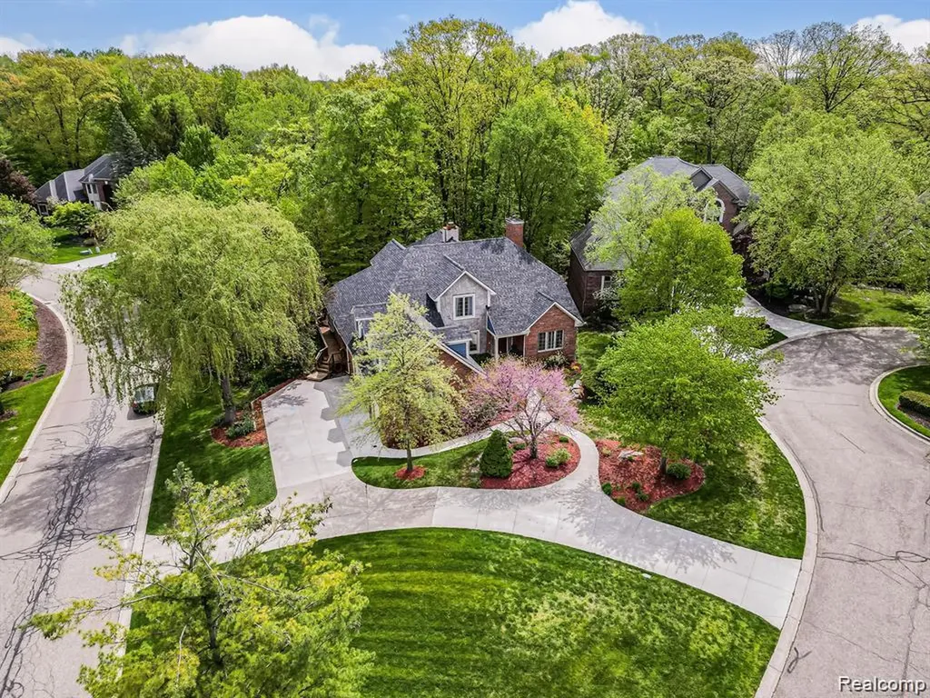 28690 Wintergreen Court Farmington Hills City MI 48331