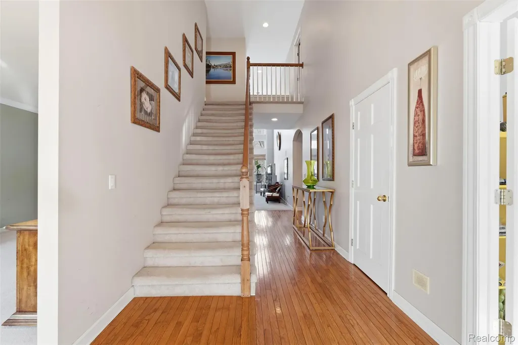 28690 Wintergreen Court Farmington Hills City MI 48331