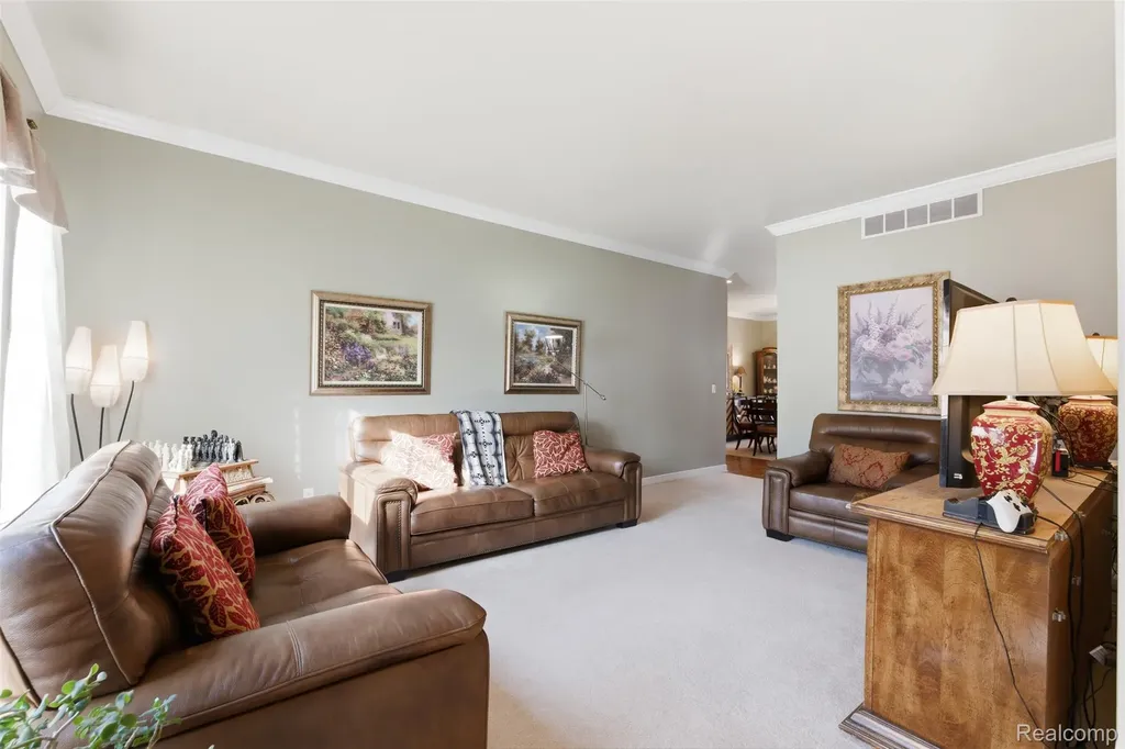 28690 Wintergreen Court Farmington Hills City MI 48331