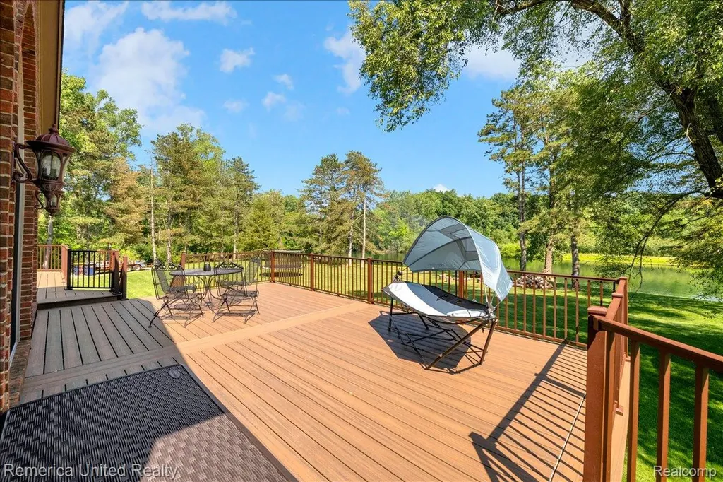 9438 Deer Creek Court Brighton Township MI 48114