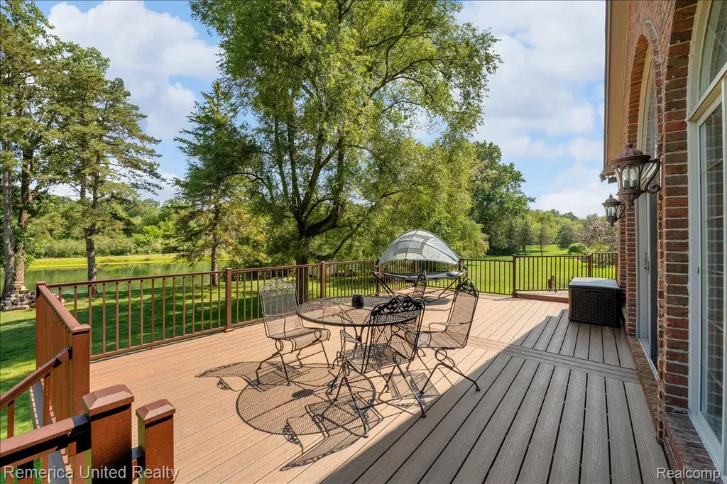 9438 Deer Creek Court Brighton Township MI 48114