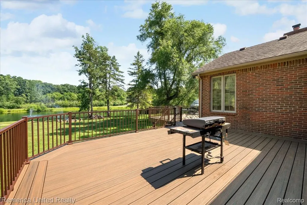 9438 Deer Creek Court Brighton Township MI 48114