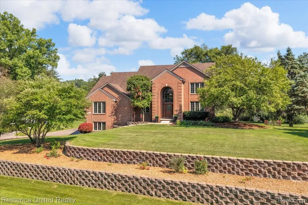9438 Deer Creek Court Brighton Township MI 48114