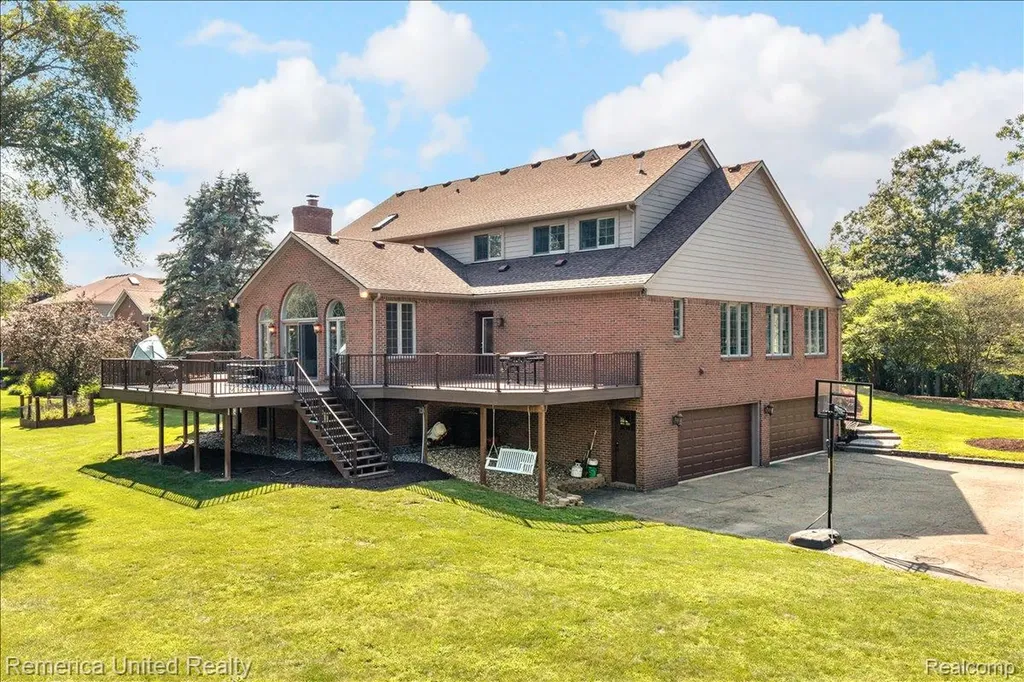 9438 Deer Creek Court Brighton Township MI 48114