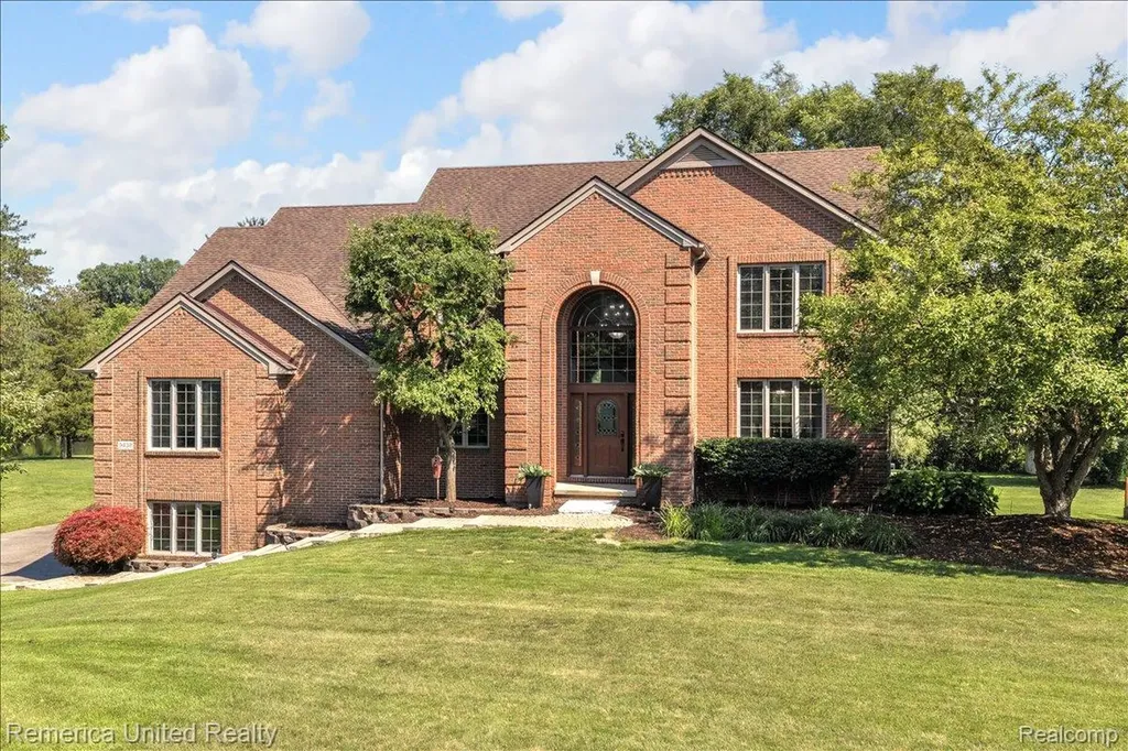 9438 Deer Creek Court Brighton Township MI 48114