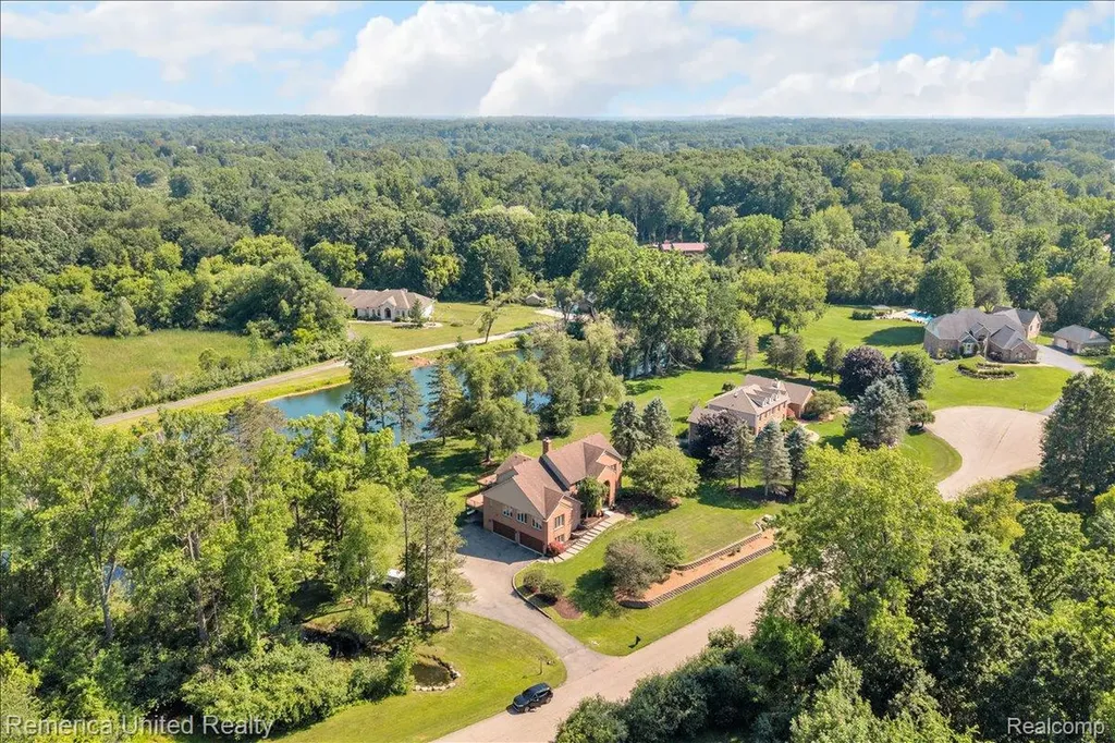 9438 Deer Creek Court Brighton Township MI 48114