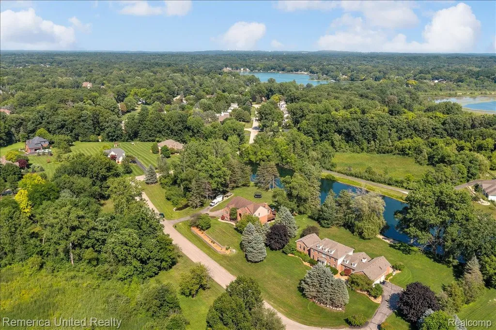 9438 Deer Creek Court Brighton Township MI 48114
