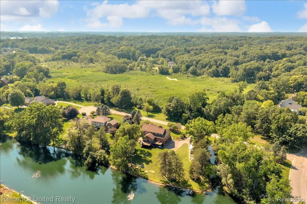 9438 Deer Creek Court Brighton Township MI 48114