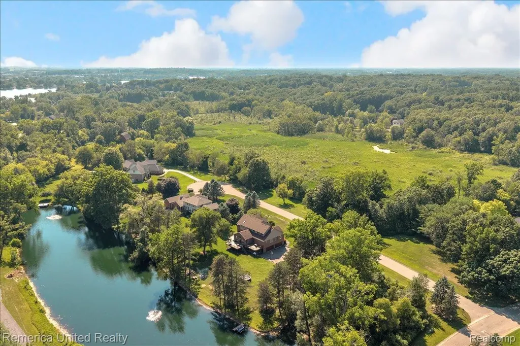 9438 Deer Creek Court Brighton Township MI 48114