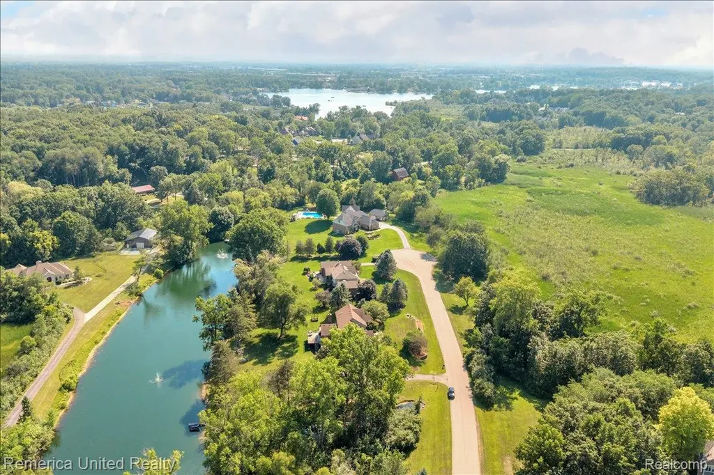 9438 Deer Creek Court Brighton Township MI 48114