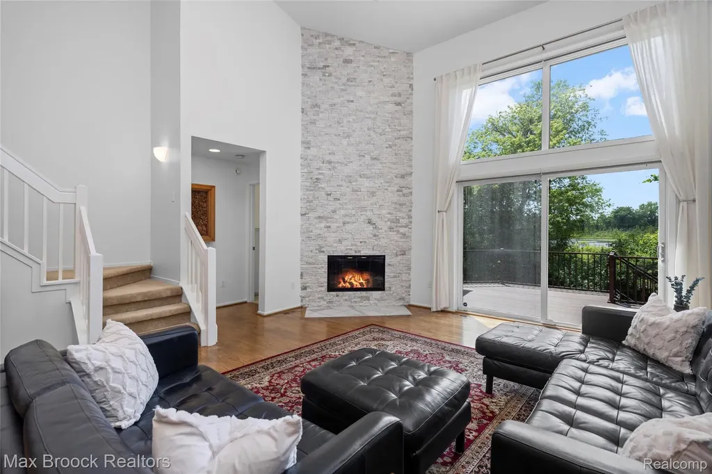 4860 Lagoons Circle West Bloomfield Charter Township MI 48323