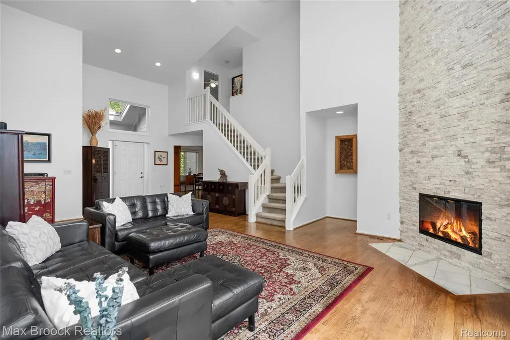 4860 Lagoons Circle West Bloomfield Charter Township MI 48323