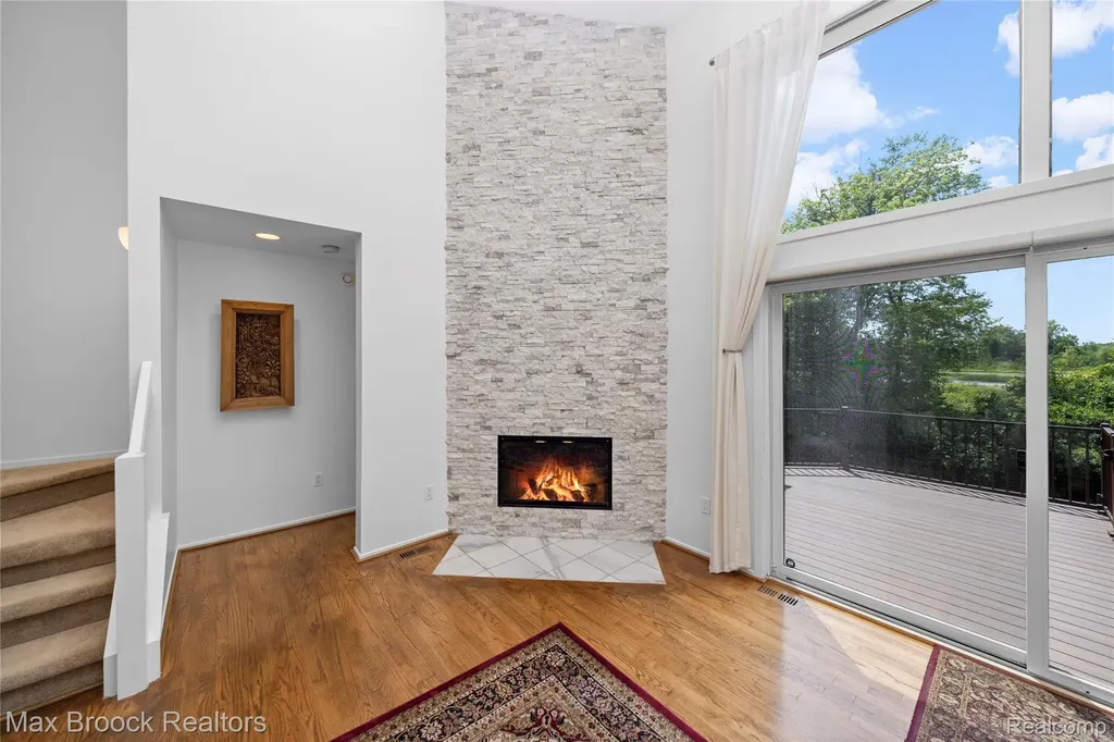 4860 Lagoons Circle West Bloomfield Charter Township MI 48323