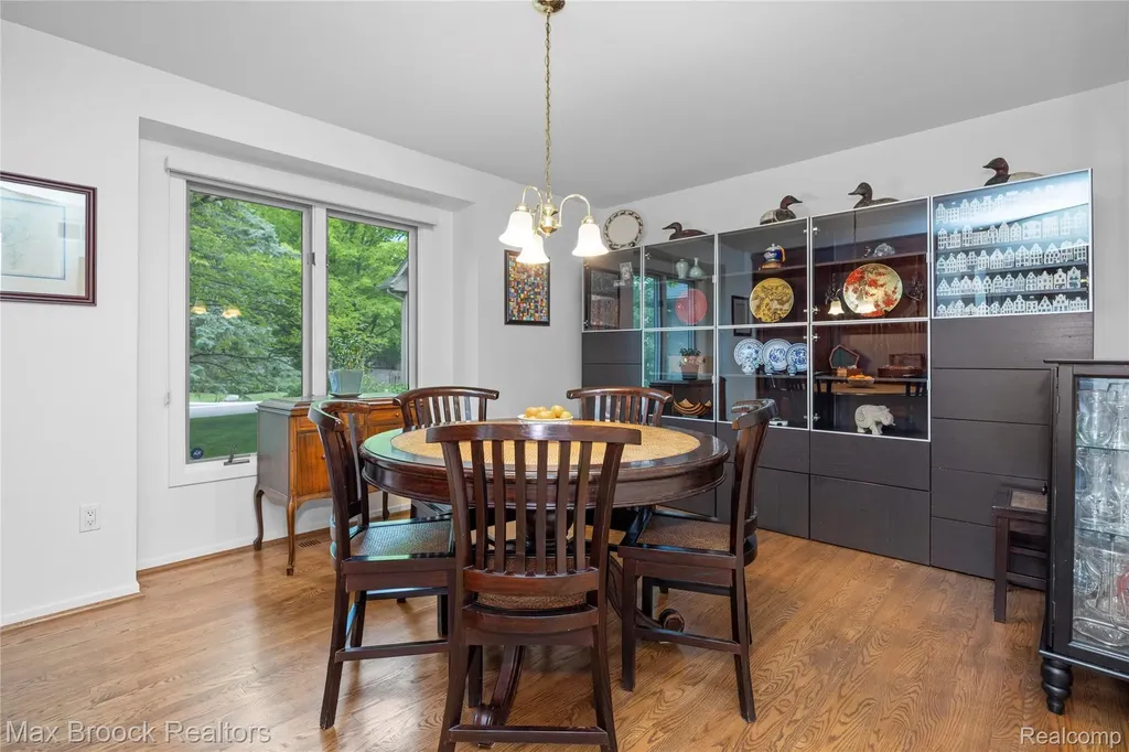 4860 Lagoons Circle West Bloomfield Charter Township MI 48323