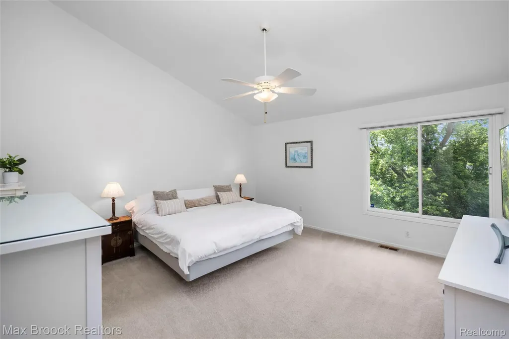4860 Lagoons Circle West Bloomfield Charter Township MI 48323