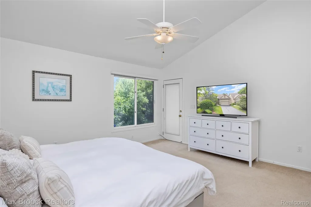 4860 Lagoons Circle West Bloomfield Charter Township MI 48323